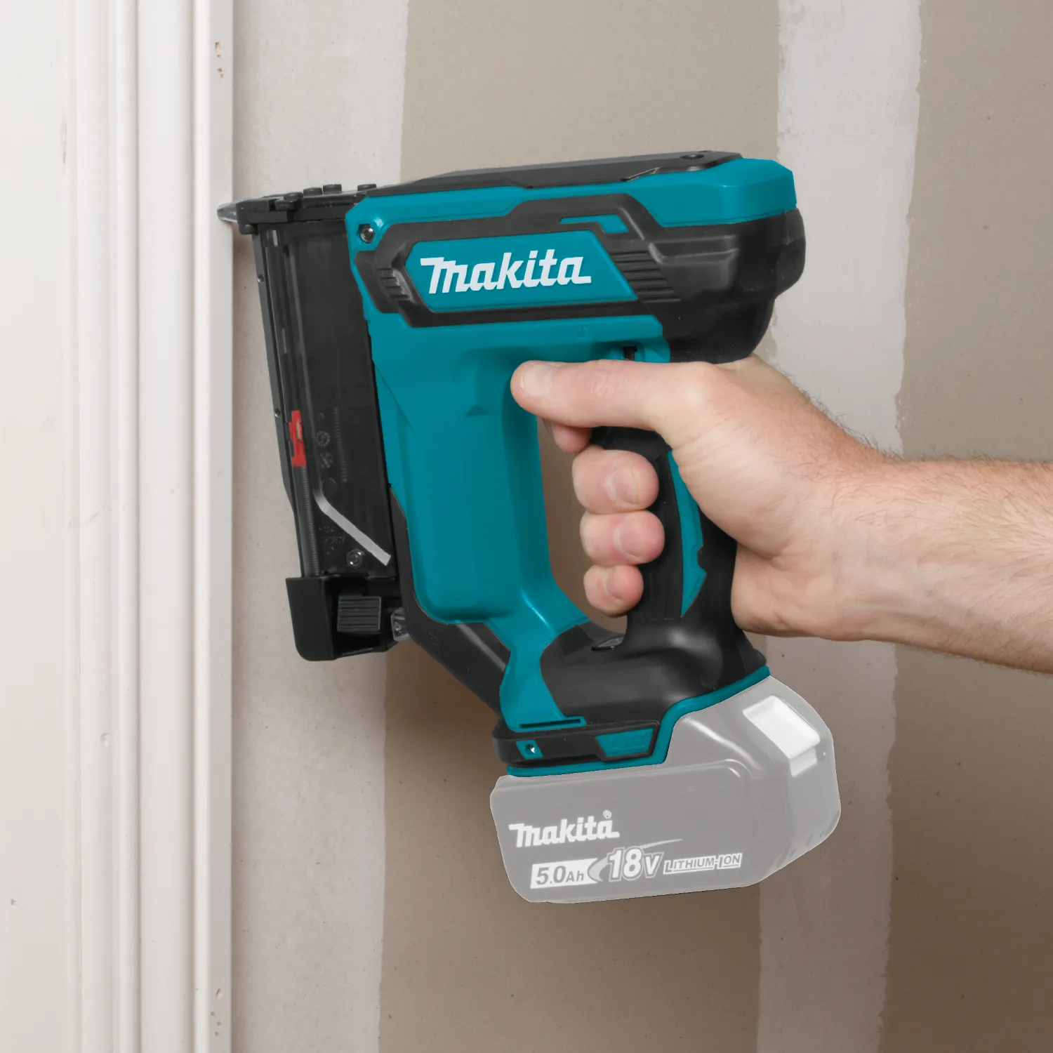Makita XTP02Z 18V LXT Lithium-Ion Cordless 1-3/8" Pin Nailer (Tool Only)