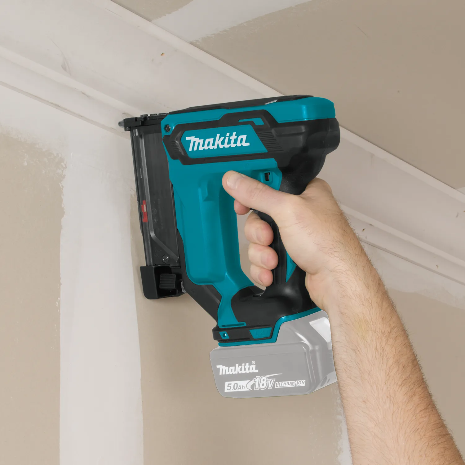 Makita XTP02Z 18V LXT Lithium-Ion Cordless 1-3/8" Pin Nailer (Tool Only)